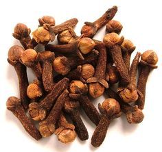 Cómo cultivar el árbol del clavo de olor (1)